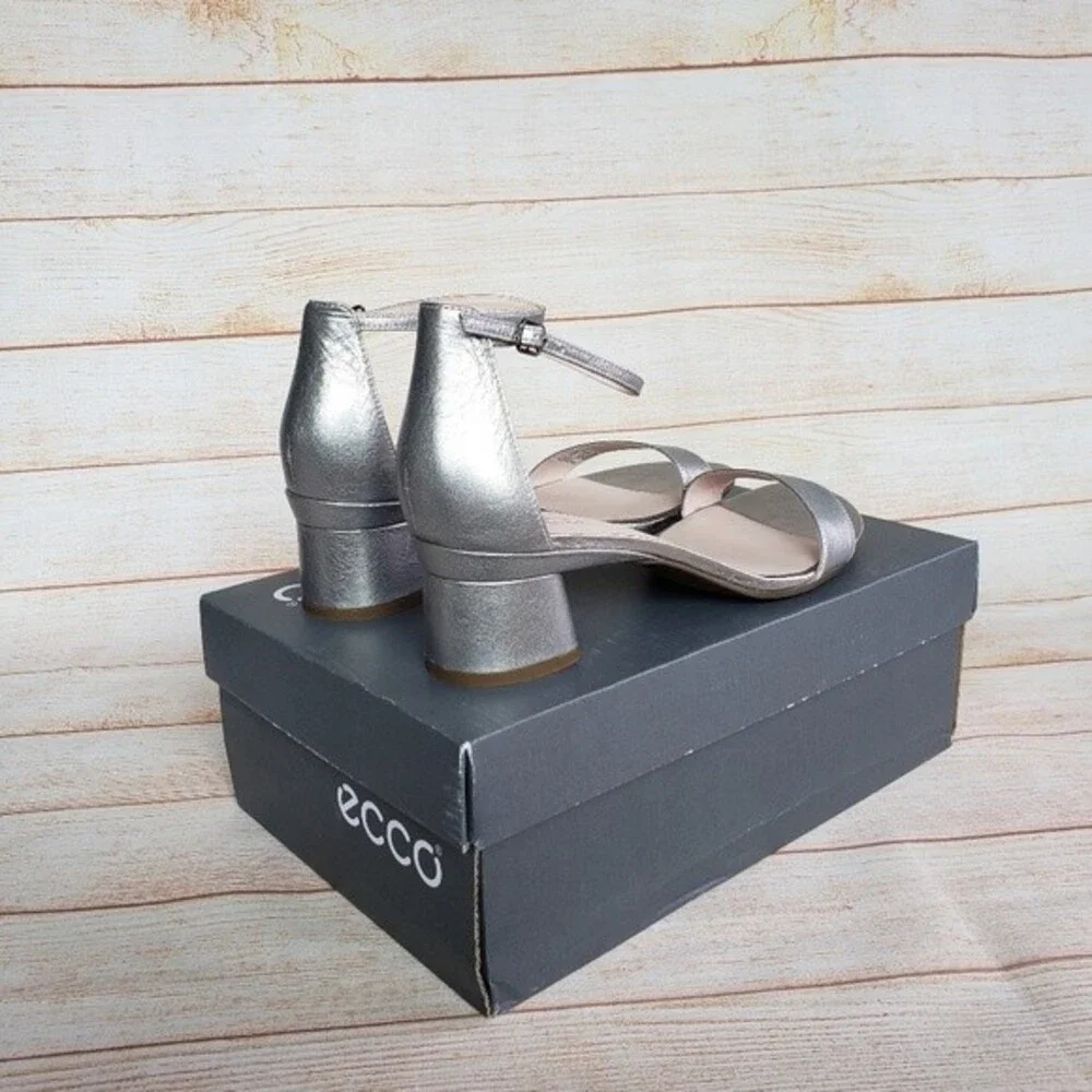 ECCO Elevate 45 Block Ankle Strap Leather Open Toe Sandals in Aluminum Silver